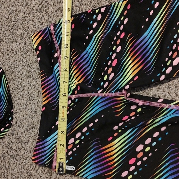 DELIAS SPORT Colorful Patterned Shorts and Headband Set - Picture 5 of 6